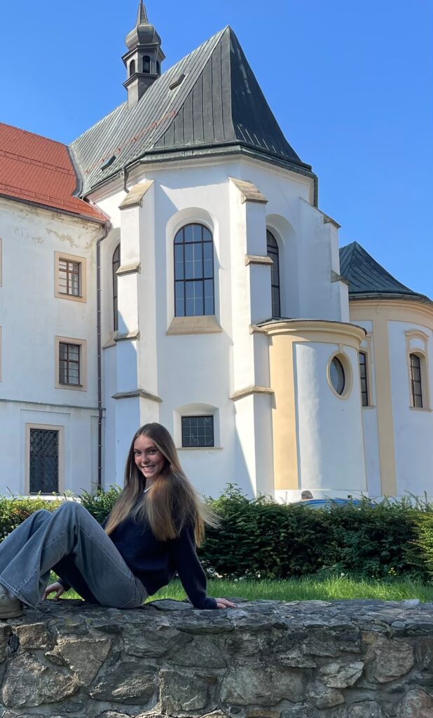 Hrdinka mezi námi