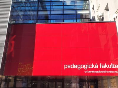 Naše škola a Univerzita Palackého společně otevírají dialog se studenty