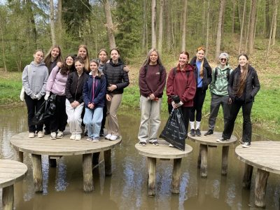 Žáci prvních ročníků se zapojili do akce Ukliďme Česko